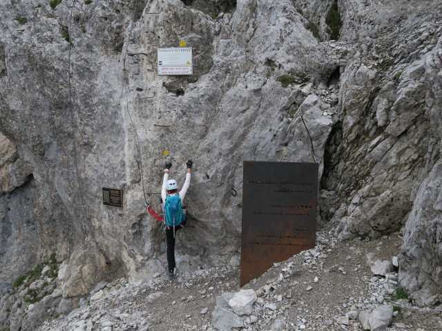 Innsbrucker Klettersteig: Larissa im Einstieg (30. Juli)