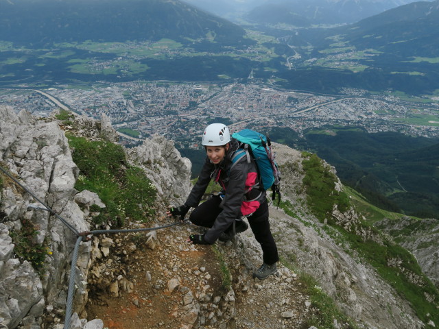 Innsbrucker Klettersteig: Larissa zwischen Seegrubenscharte und Östlicher Kaminspitze (30. Juli)