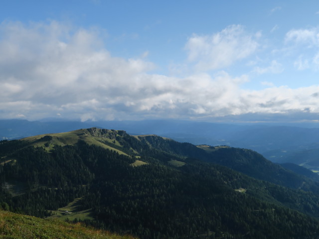 von der Ackerlhöhe Richtung Nordosten (13. Aug.)