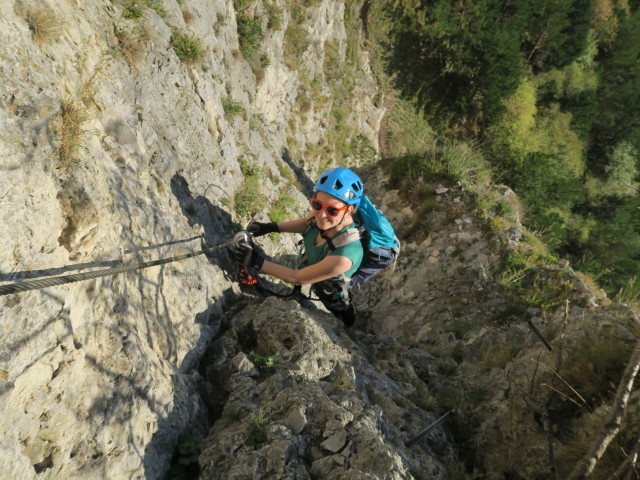 Pittentaler Klettersteig: Sabine zwischen erster und zweiter Querung