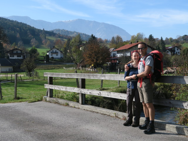 Sabine und ich neben der Sierning zwischen Puchberg am Schneeberg und Diertl