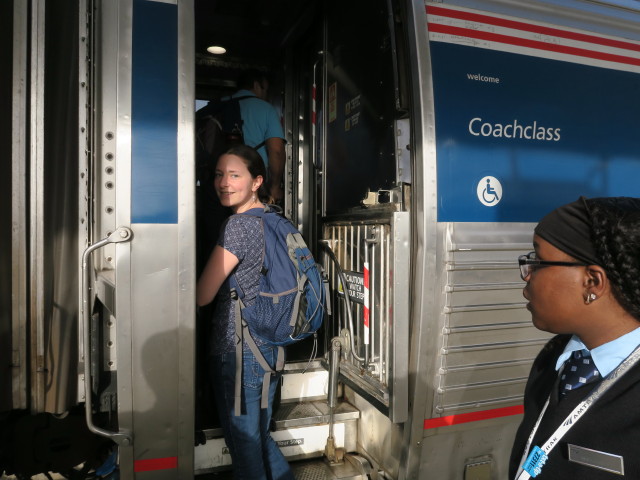 Sabine im Amtrak Train 98 'Silver Meteor' in der Miami Station (5. Nov.)