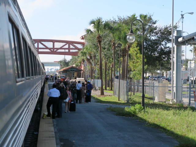 Amtrak Train 98 'Silver Meteor' in der Fort Lauderdale Station (5. Nov.)
