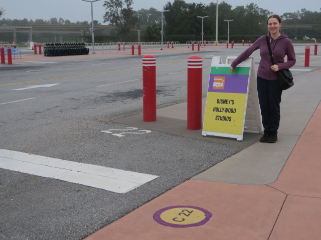Sabine im Walt Disney World Resort Transportation & Ticket Center (6. Nov.)