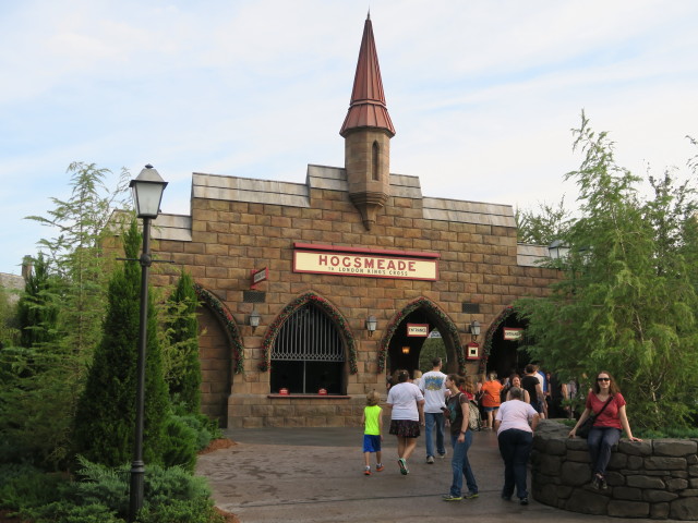 Sabine bei der Hogsmeade Station in Universal's Islands of Adventure (9. Nov.)