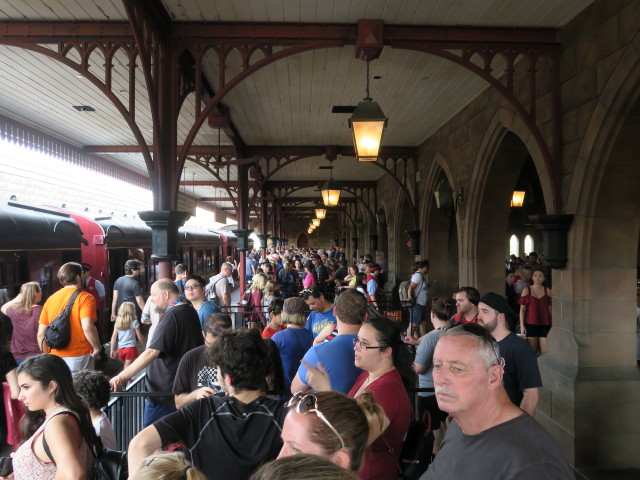Hogsmeade Station in Universal's Islands of Adventure (9. Nov.)
