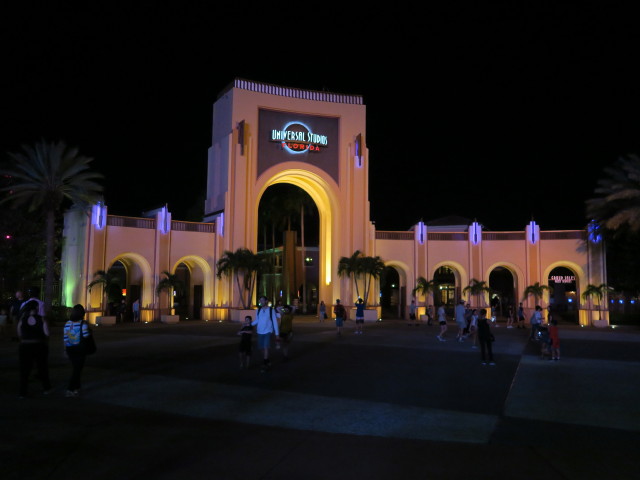 Eingang der Universal Studios Florida (9. Nov.)