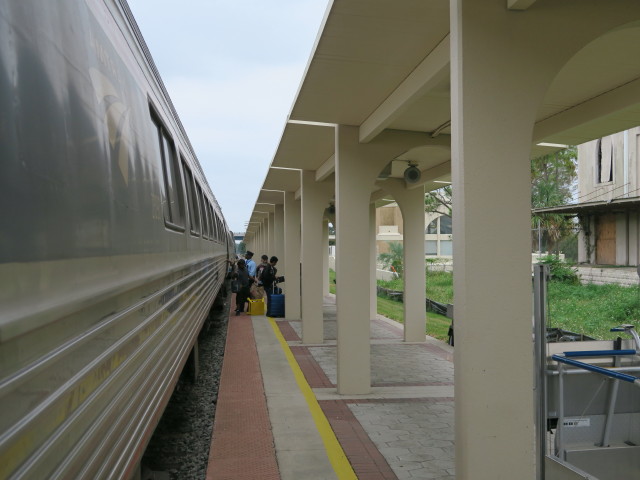 Amtrak Train 91 'Silver Star' in der Lakeland Station (10. Nov.)