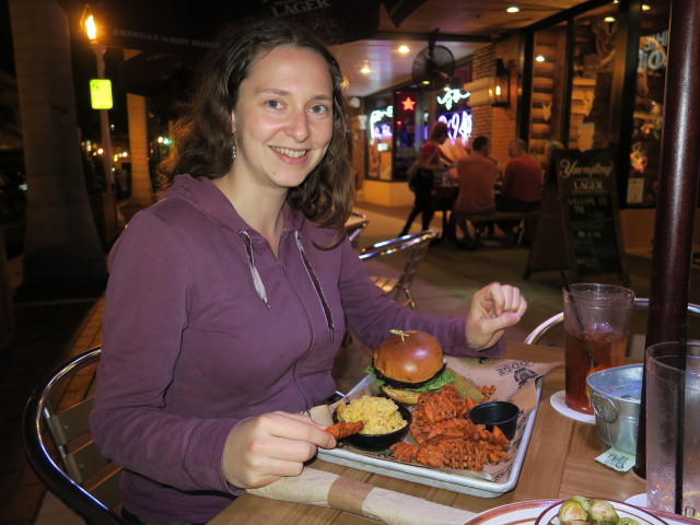 Sabine in The Lodge in Fort Myers (12. Nov.)