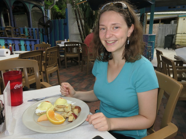 Sabine im R C Otter's Island Eats in Captiva (13. Nov.)