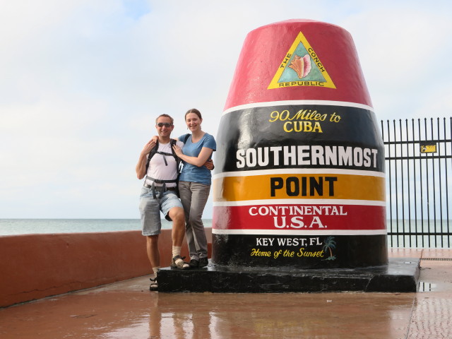 Ich und Sabine beim Southernmost Point Continental U.S.A. in Key West (16. Nov.)
