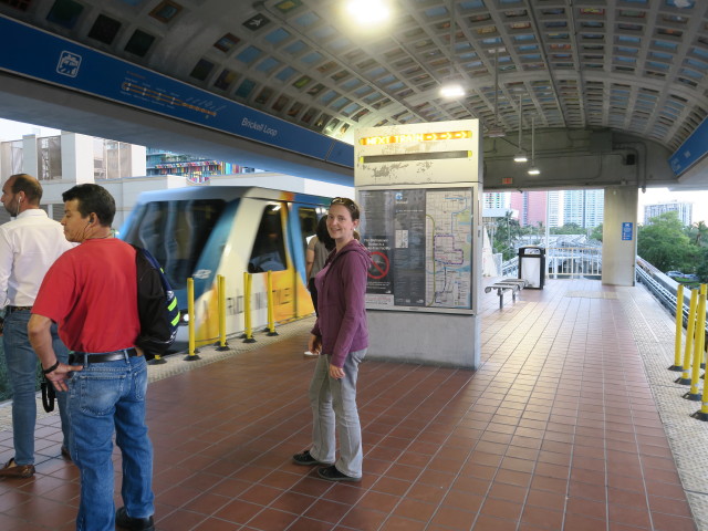 Sabine in der Brickell Station in Miami (17. Nov.)