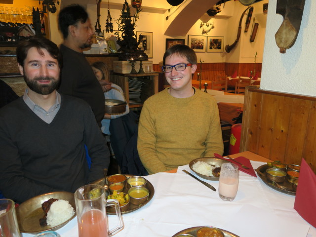 Rafael und Jakob im Restaurant Yak + Yeti