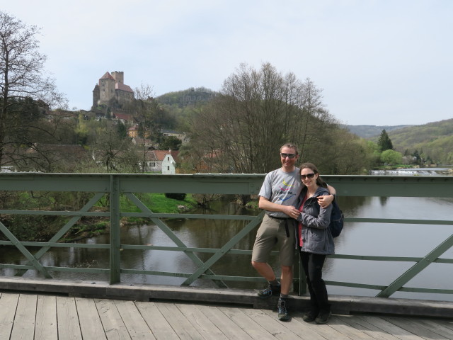 Ich und Sabine auf der Thayabrücke Hardegg, 290 m