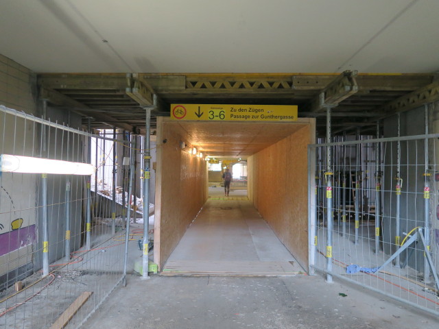 Bahnhof Tulln, 181 m