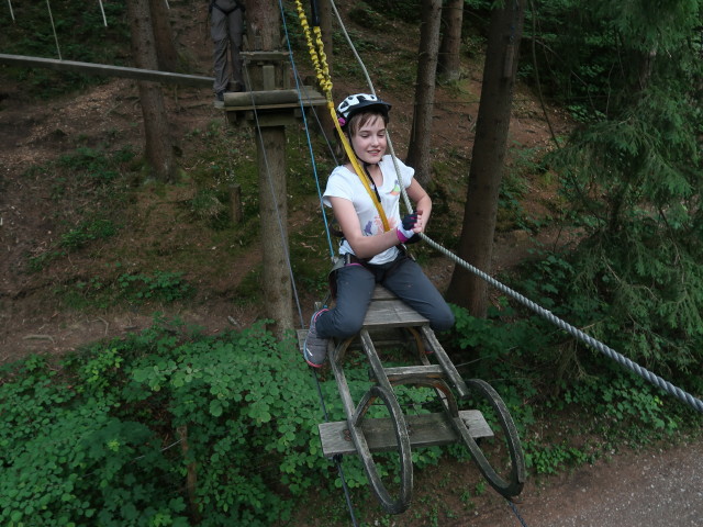Kletterwald Buchenberg: Katja Lin im Parcours 'Baummarder'