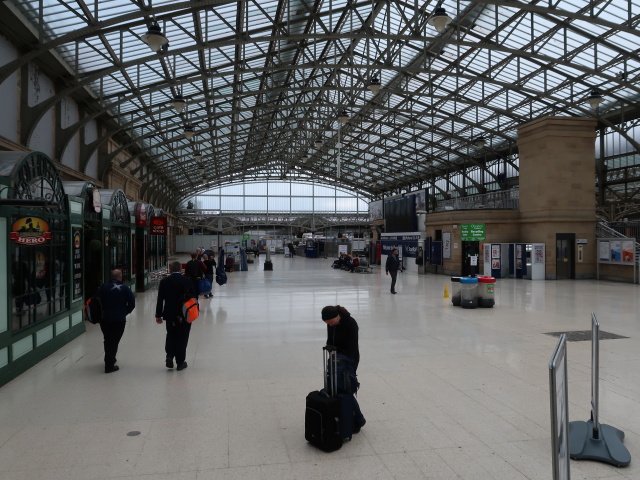 Sabine in der Aberdeen Station (30. Mai)