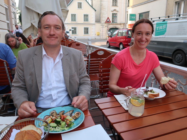 Erich und Carmen im Restaurant Odysseus