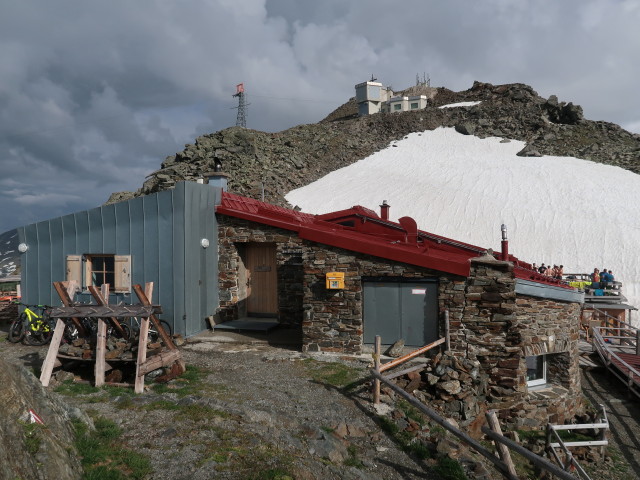 Glungezerhütte, 2.610 m (9. Juni)