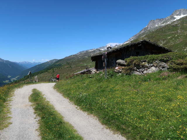 Schöntalalm, 2.037 m (16. Juni)