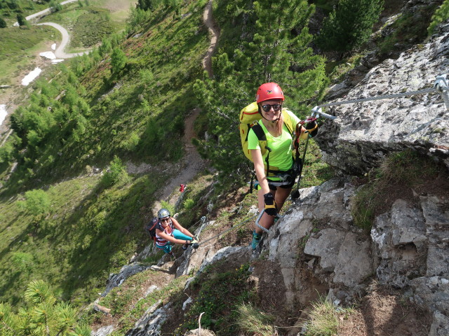 Speikboden-Klettersteig: Leonie und Sigrid zwischen Einstieg und Notausstieg