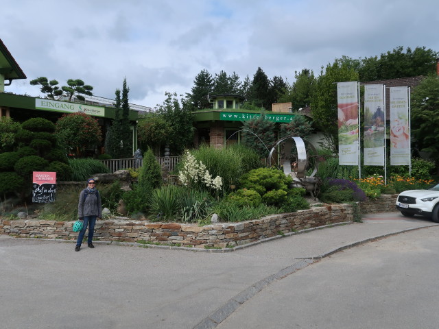 Sabine bei den Kittenberger Erlebnisgärten