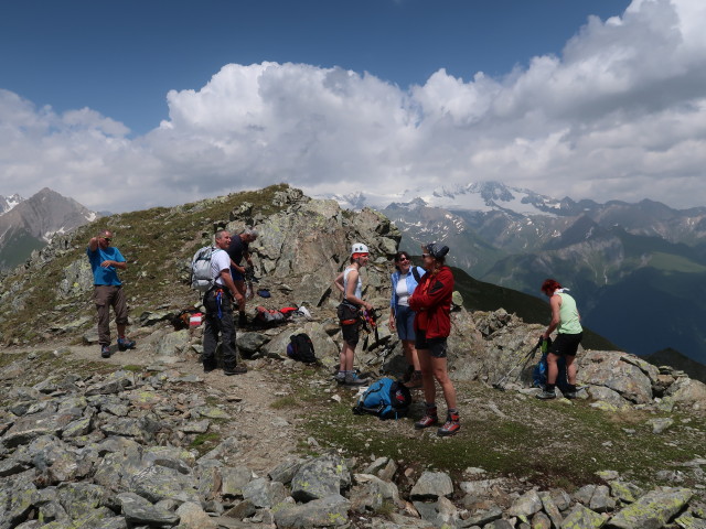 Frank, Erich, Josef, Sonja, Ulrike, Marion und Michaela am Weg 515 zwischen Rotenkogel und Gorner