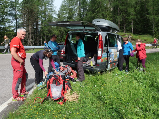 Reinhard, Irene, Werner, Sonja, Thomas und Birgit neben der SS 48