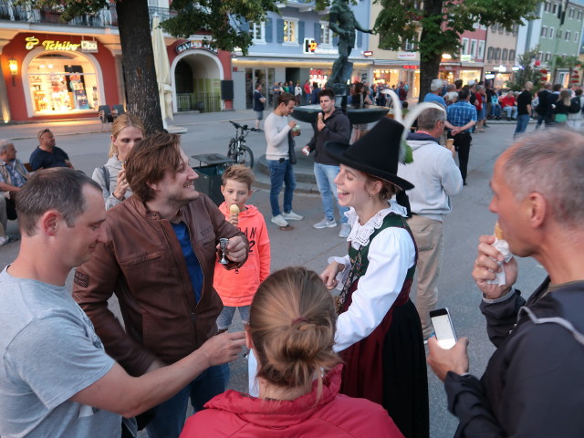 Werner, Evelyn, Thomas, Moritz, Birgit, ? und Frank am Hauptplatz (4. Juli)