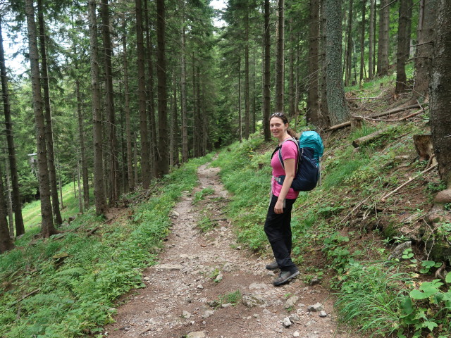 Sabine am Fadenweg zwischen Almgatterl und Sparbacherhütte