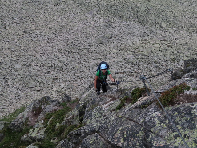 Krokodil-Klettersteig: Marisa am ersten Turm (28. Juli)