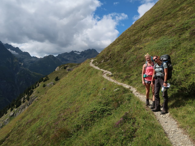 Evelyn und Bernadette am Weg 911a zwischen Pitztal und Rüsselsheimer Hütte (15. Aug.)