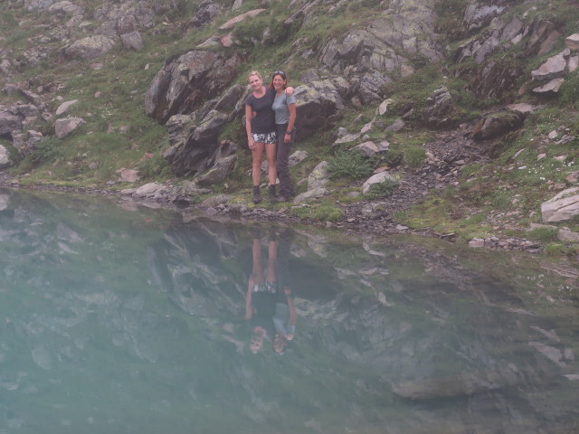 Evelyn und Bernadette beim Weißen See, 2.546 m (18. Aug.)