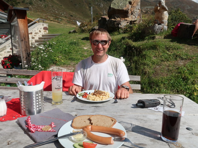 Ich bei der Guben-Schweinfurter-Hütte, 2.028 m (17. Sep.)