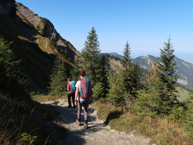 Sabine und Romy zwischen Altenhofalpe und Unterfluhalpe (30. Sep.)
