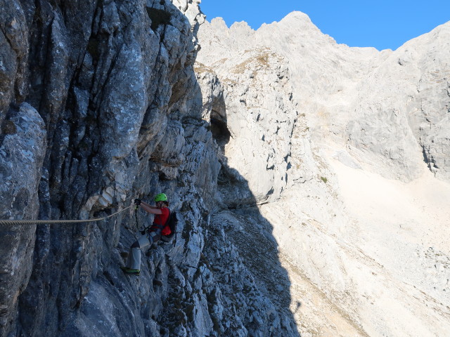 Bert-Rinesch-Klettersteig: Carmen zwischen Südostsporn-Kreuz und 1. Höhle