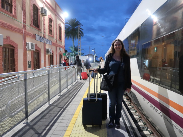 Sabine in der Estación Huercal - Viator (18. Nov.)