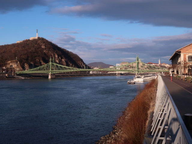 Freiheitsbrücke (23. Dez.)