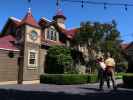 Sabine und ich beim Winchester Mystery House in San Jose (1. Juni)