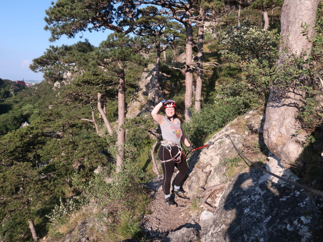 Angela im luftigen Quergang