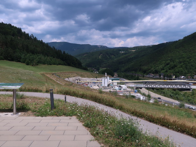 Ostportal von der Infobox Gloggnitz aus