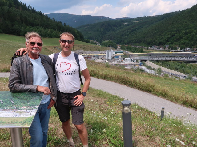 Papa und ich bei der Infobox Gloggnitz