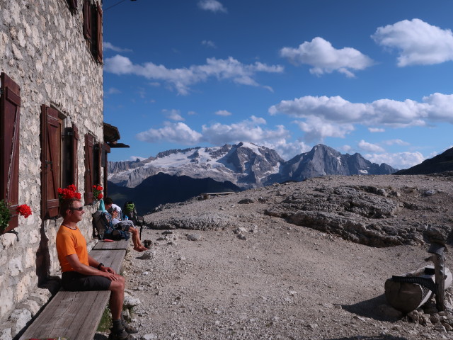 Ich bei der Franz-Kostner-Hütte, 2.536 m (4. Aug.)