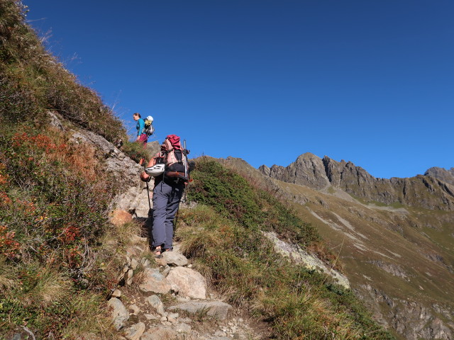 Ursa und Gudrun zwischen Franz-Senn-Hütte und Sommerwandferner (21. Sep.)