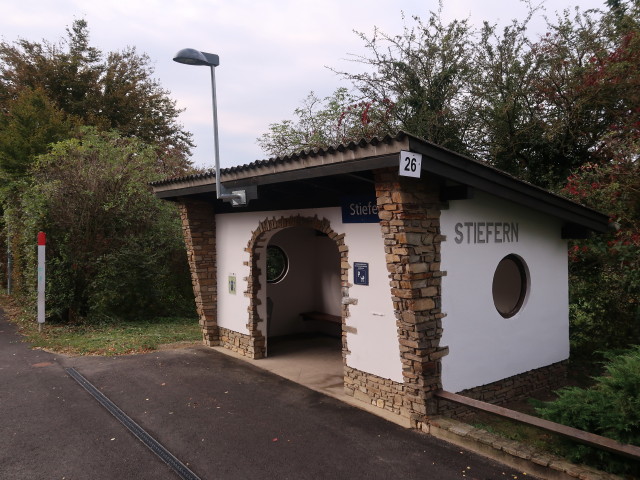 Haltestelle Stiefern