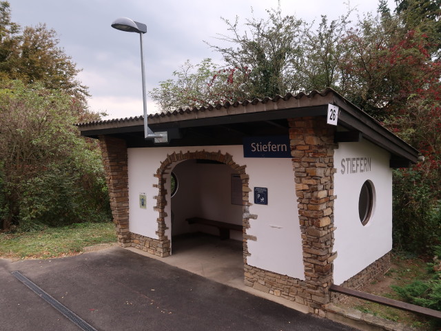 Haltestelle Stiefern