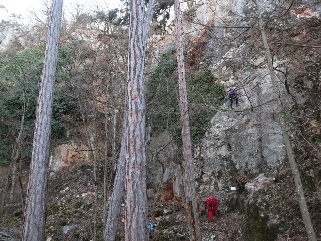 Linker Bergkraxlerwand-Klettersteig: Jörg und Maria im Einstieg