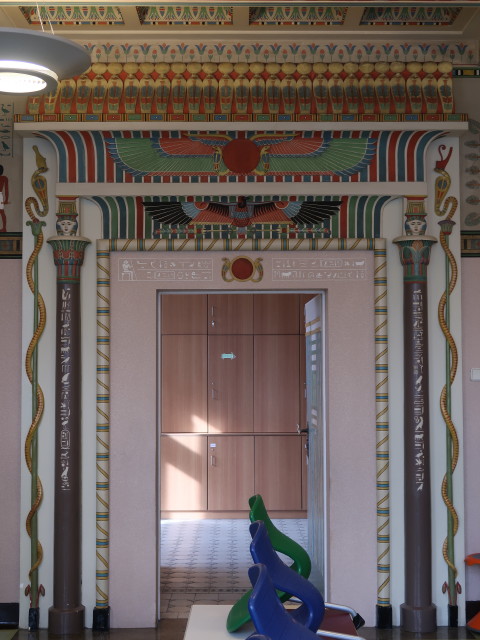 Ägyptisches Lehrzimmer in der Volksschule