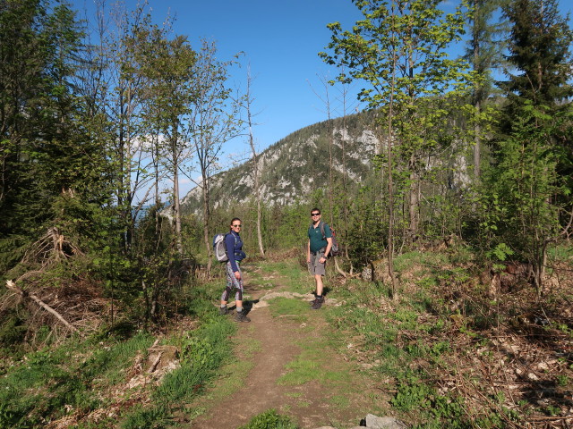 Ursa und Ronald zwischen Dümlerhütte und Gasthaus Tommerlalm