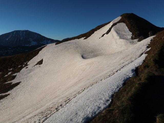 von der Weißgrubenscharte Richtung Süden (13. Juni)